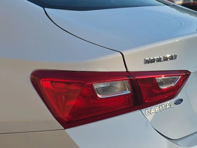 Used 2023 White Chevrolet LT image 33