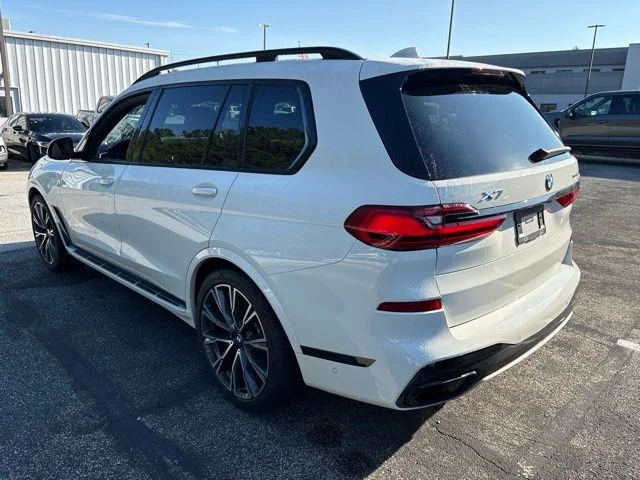 Used 2021 White BMW xDrive40i image 3