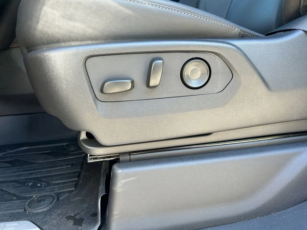 New 2026 Onyx Black GMC SLT image 33
