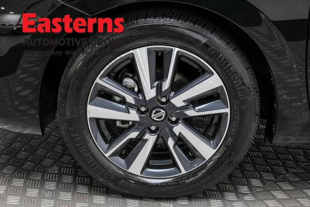 Used 2021 Black Nissan 1.6 SV image 29