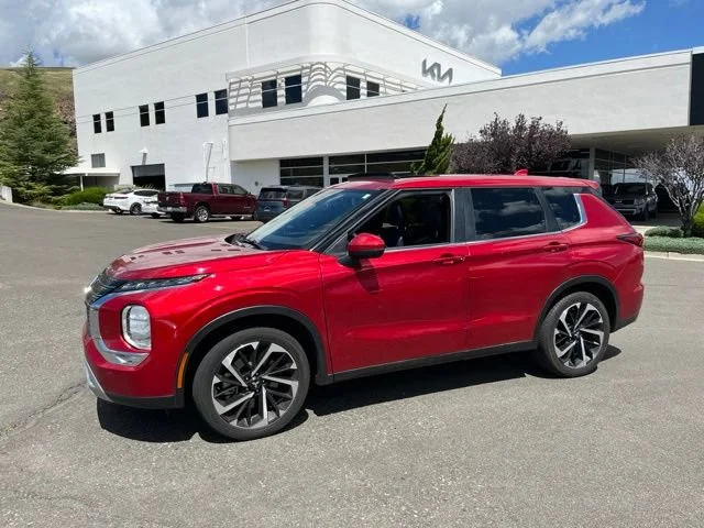 2024 Mitsubishi Outlander SE