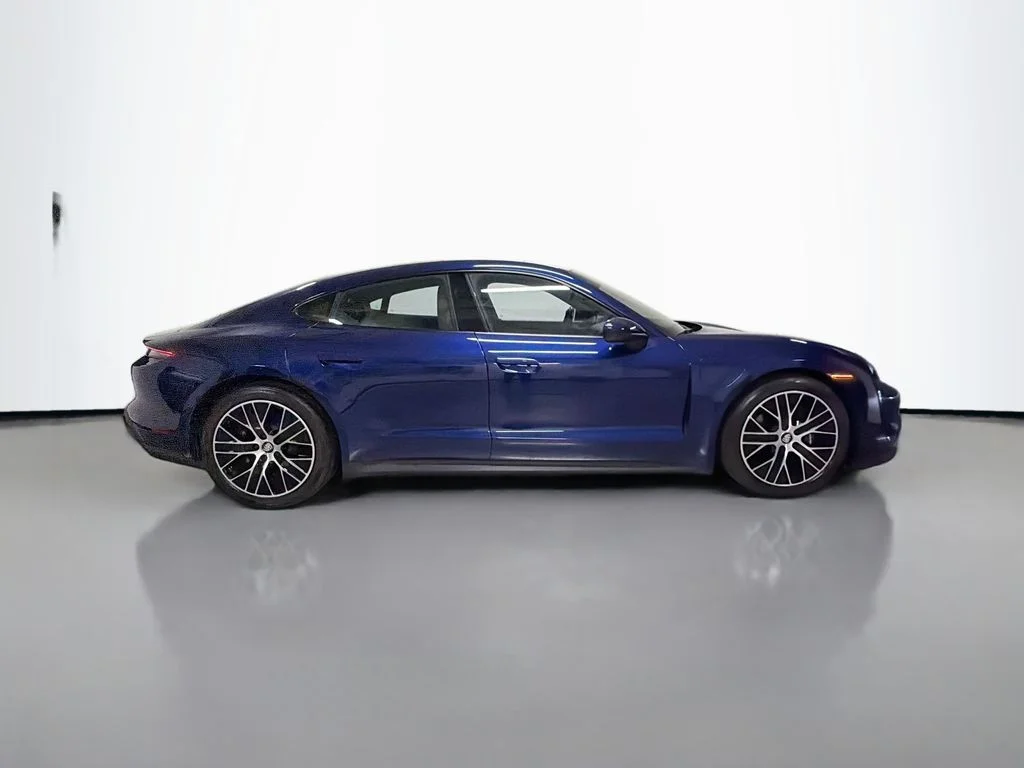Certified Used 2021 Gentian Blue Metallic Porsche  image 8