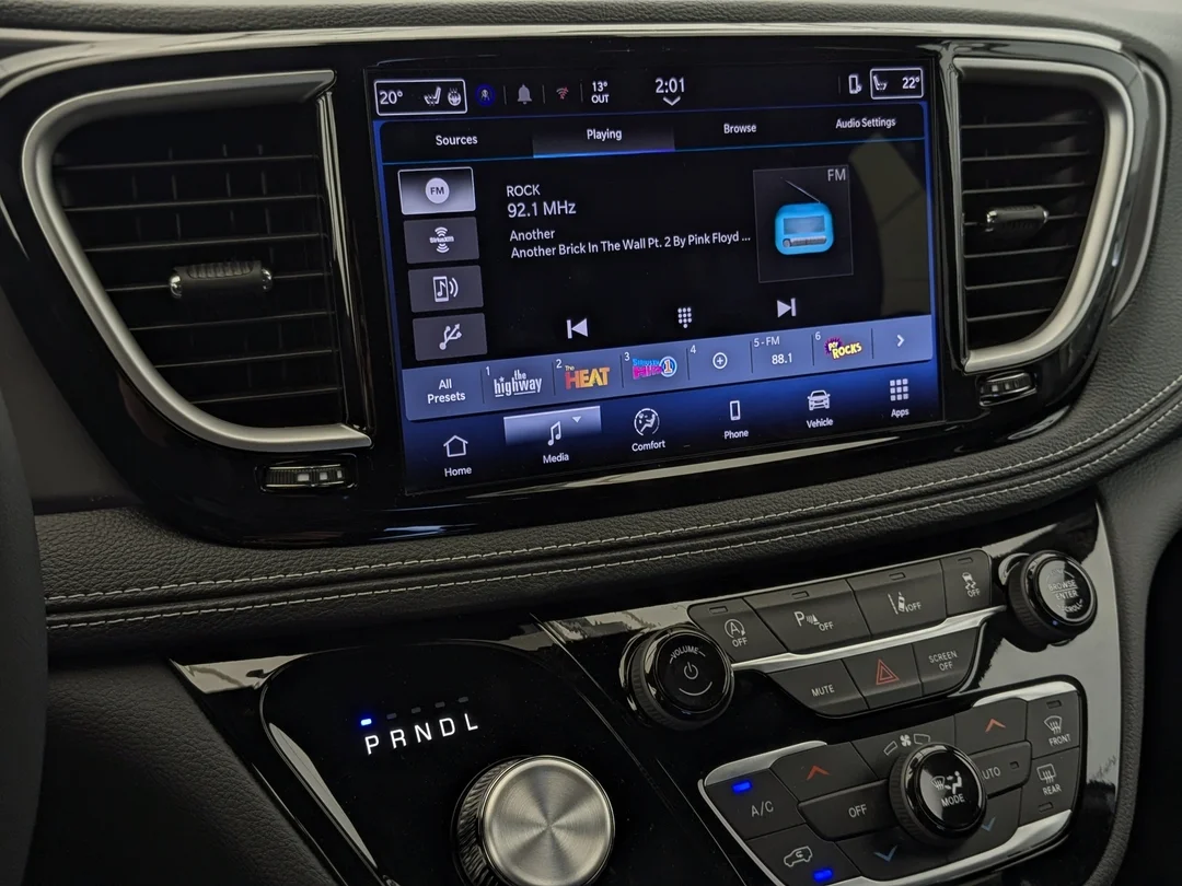 New 2026 Black Chrysler Select - - AWD - 3.6L Pentastar VVT V6 - S Appearance Pkg w/ 20 Whls & More! image 21