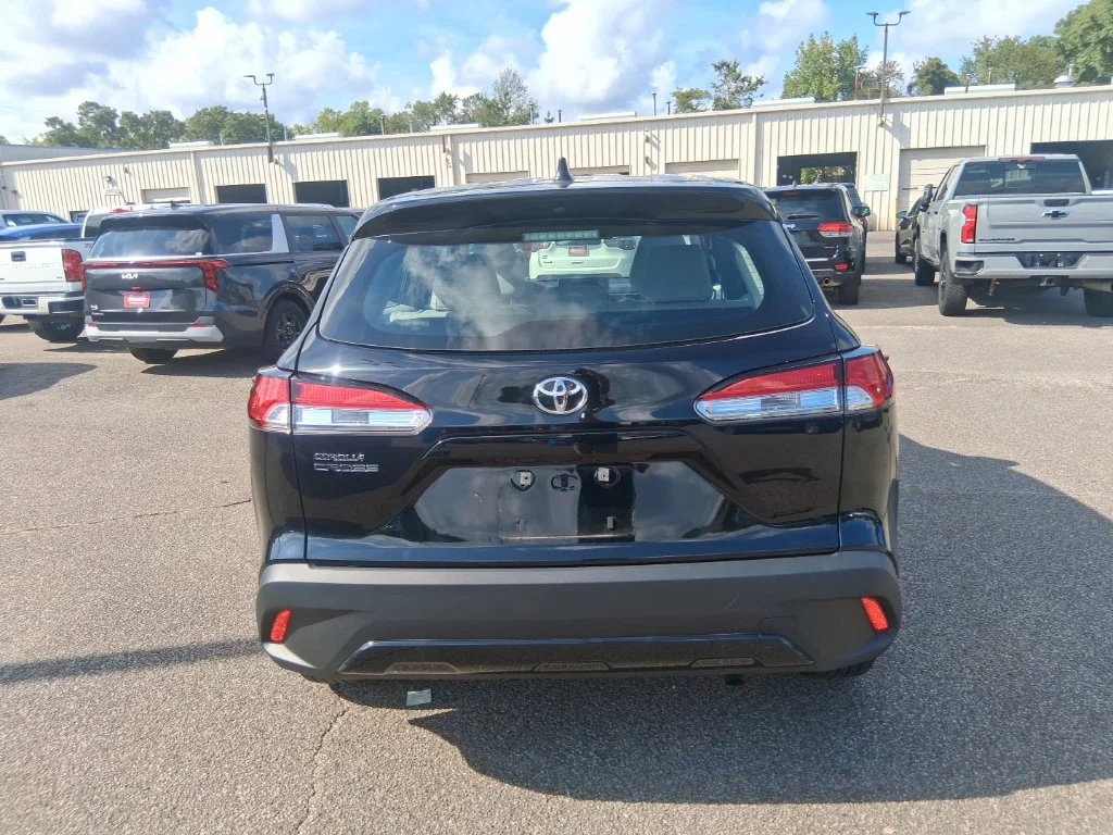 Used 2025 Black Toyota L image 6