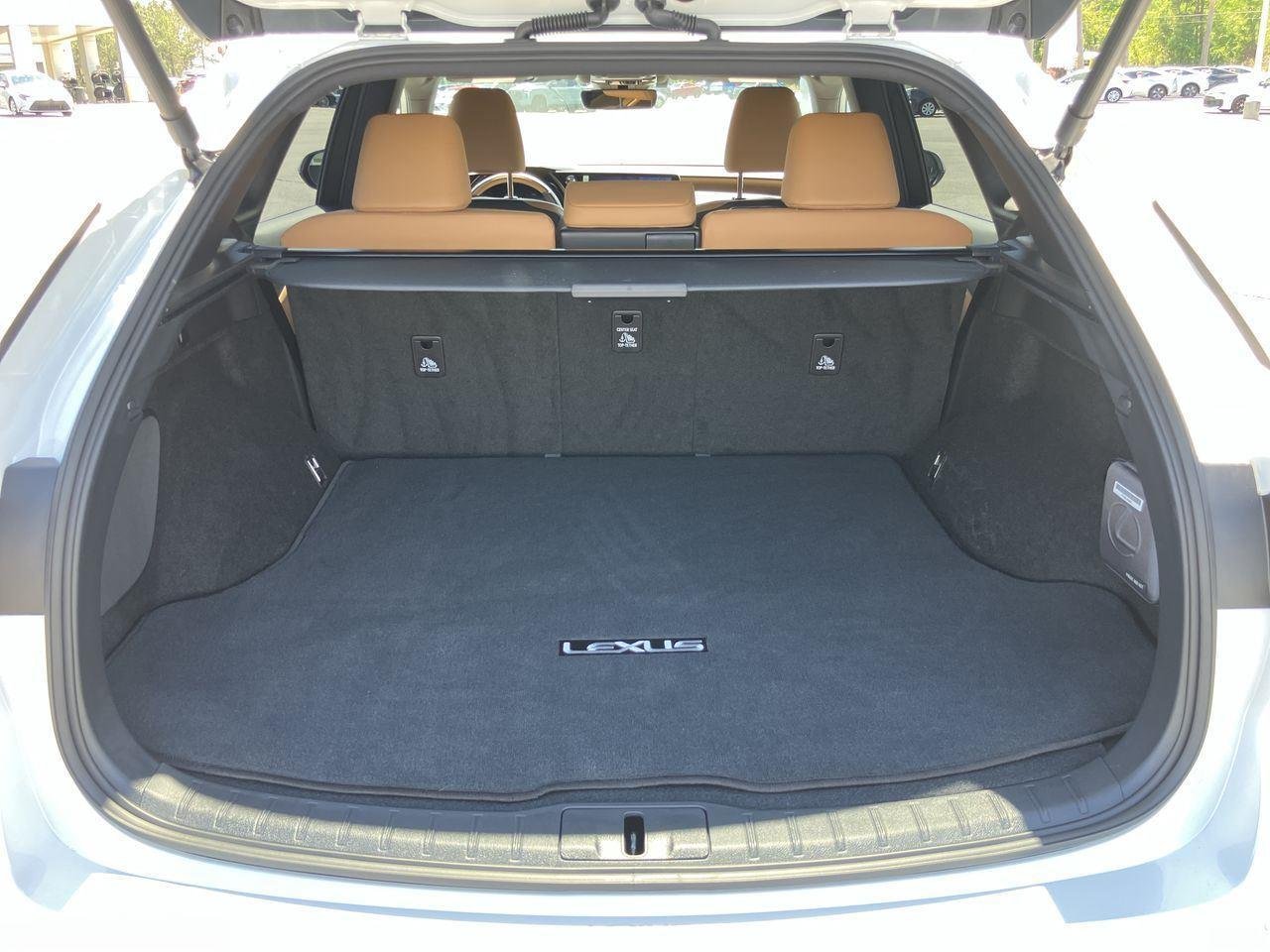 Used 2025 Eminent White Pearl Lexus 350 Premium image 29