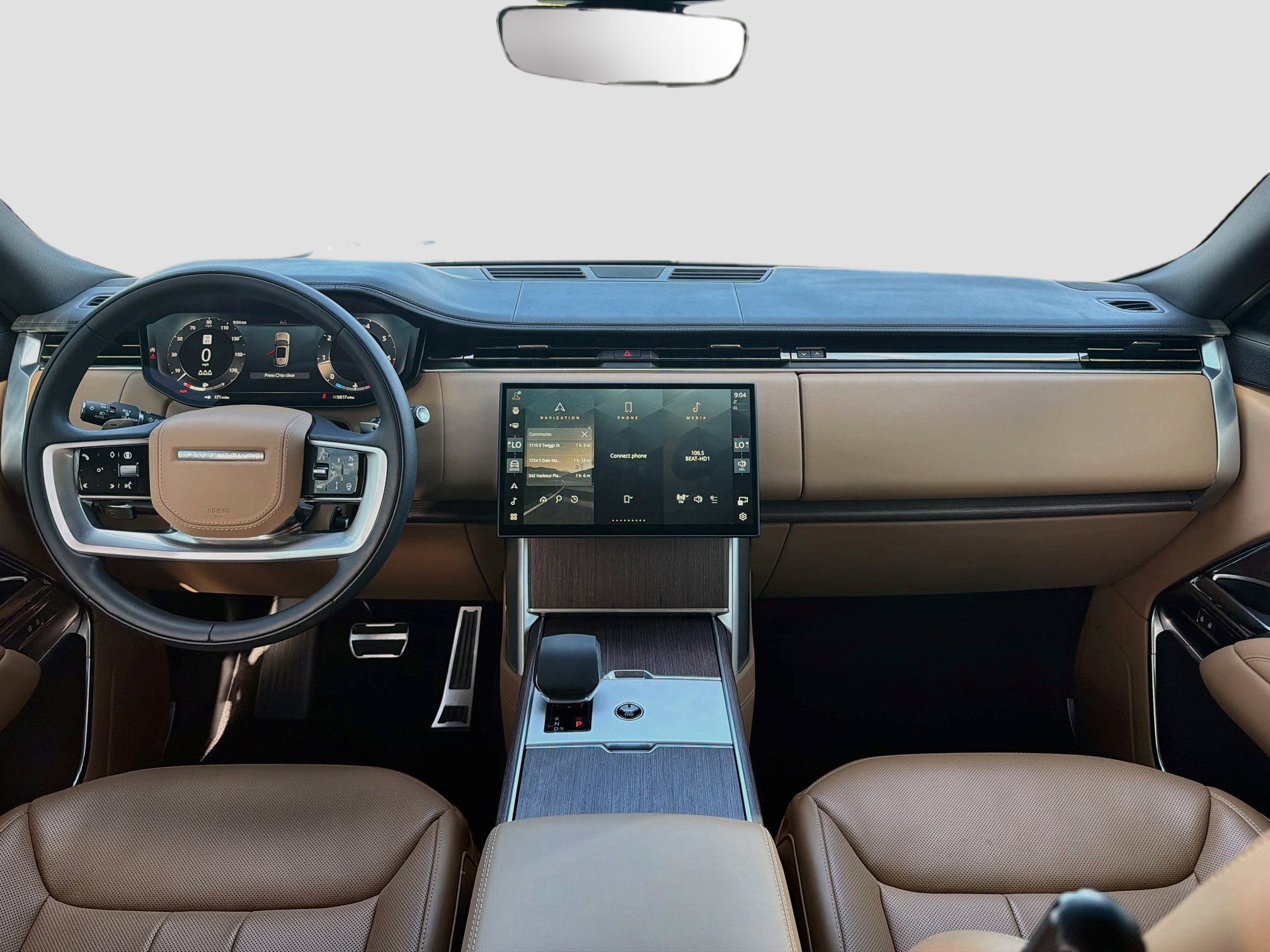 Used 2025 Gray Land Rover SE image 17