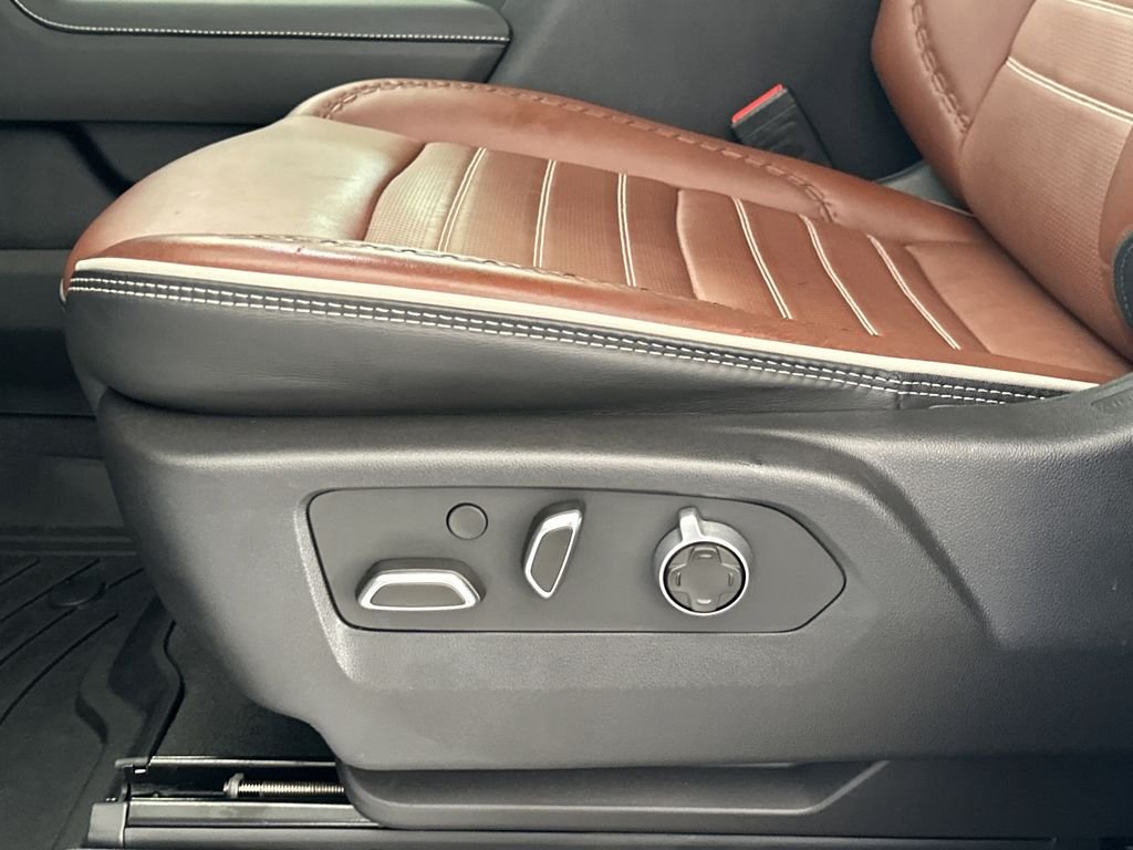 Used 2024 White GMC Denali Ultimate image 16