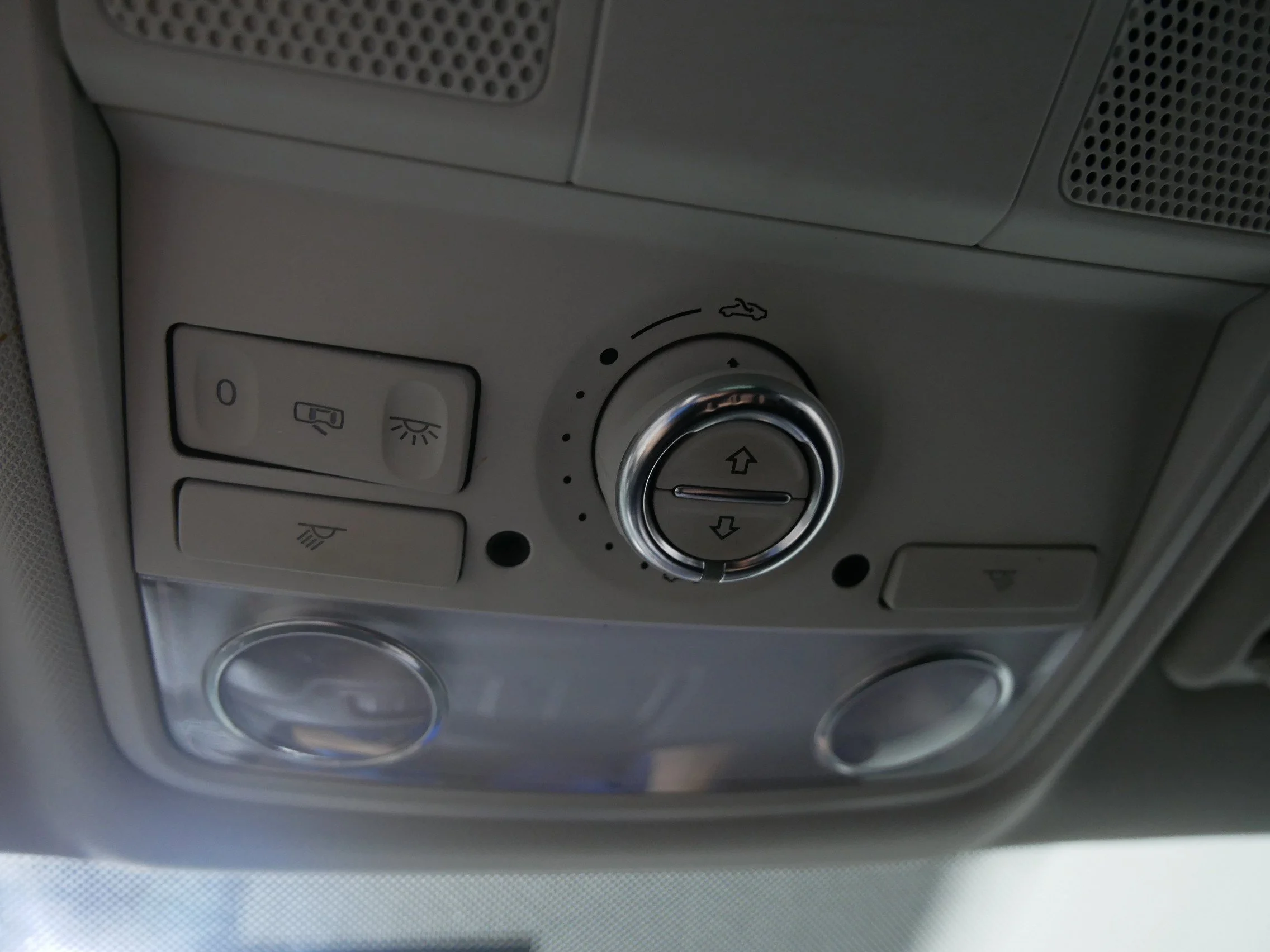 Used 2012 Pepper Gray Metallic Volkswagen S w/Sunroof image 33