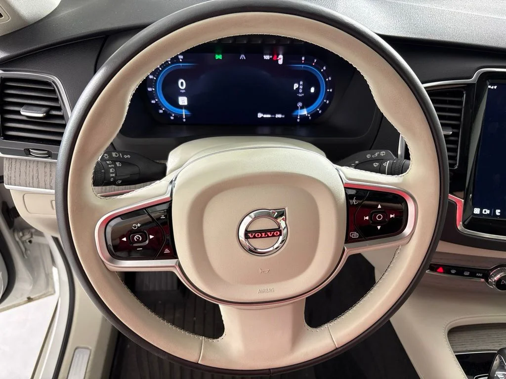 Certified Used 2025 Crystal White Volvo Plus image 31