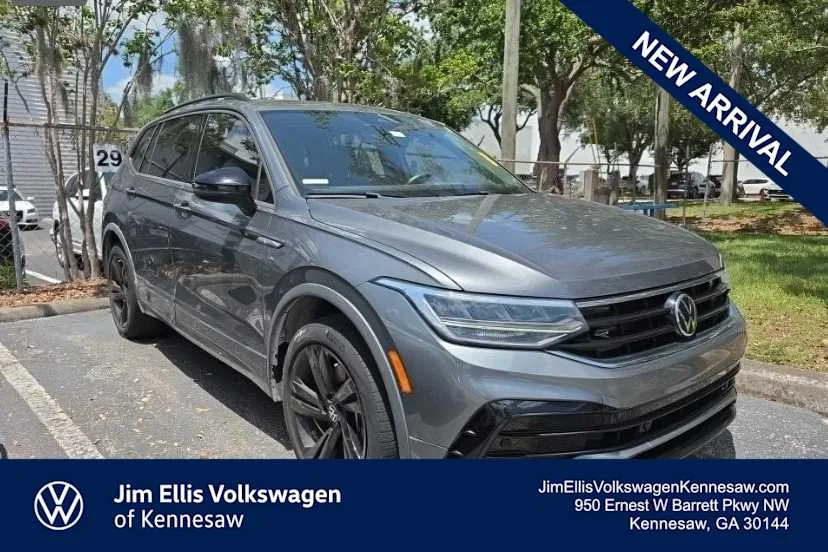 2023 Volkswagen Tiguan SE R-Line Black