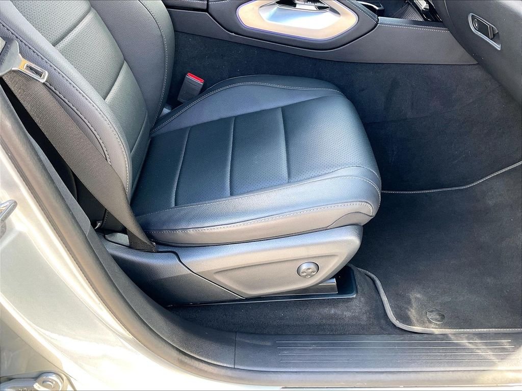 Used 2025 Cirrus Silver Metallic Mercedes-Benz GLS 450 image 39