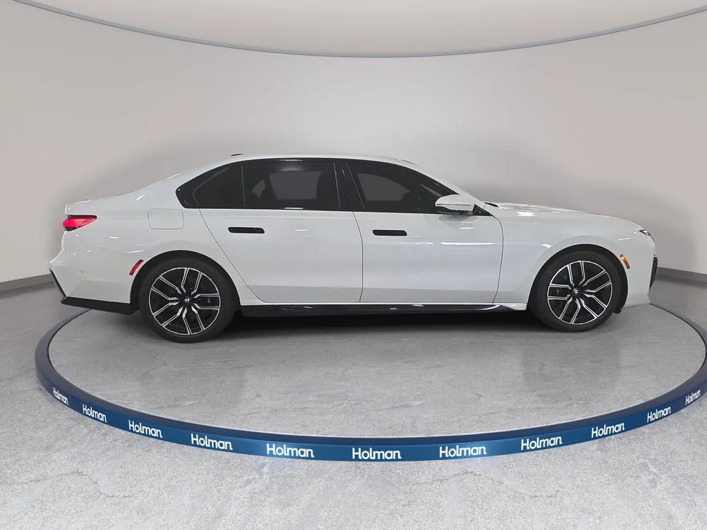 Used 2023 White Metallic BMW 740i image 5