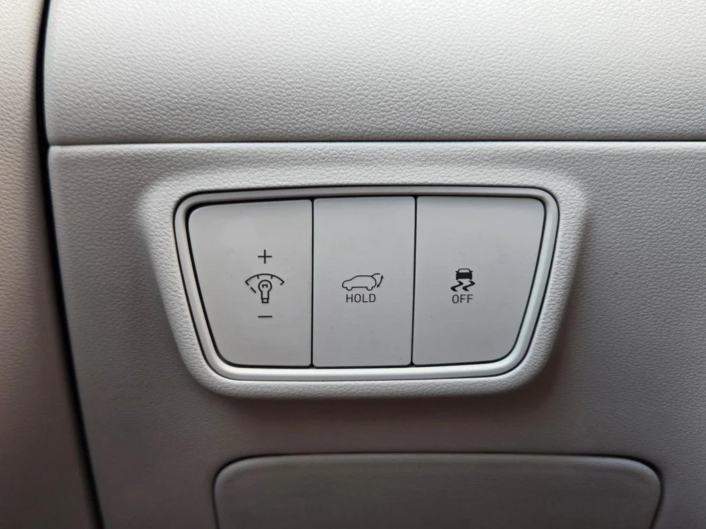 Used 2023 Gray Hyundai SEL image 29