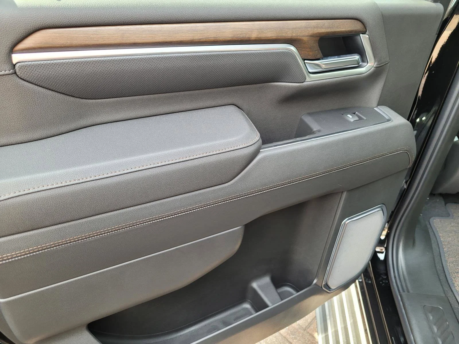 2026 Chevrolet Silverado 2500 HD High Country - Photo 8