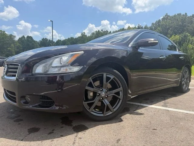 Used 2014 Red Nissan 3.5 SV image 7
