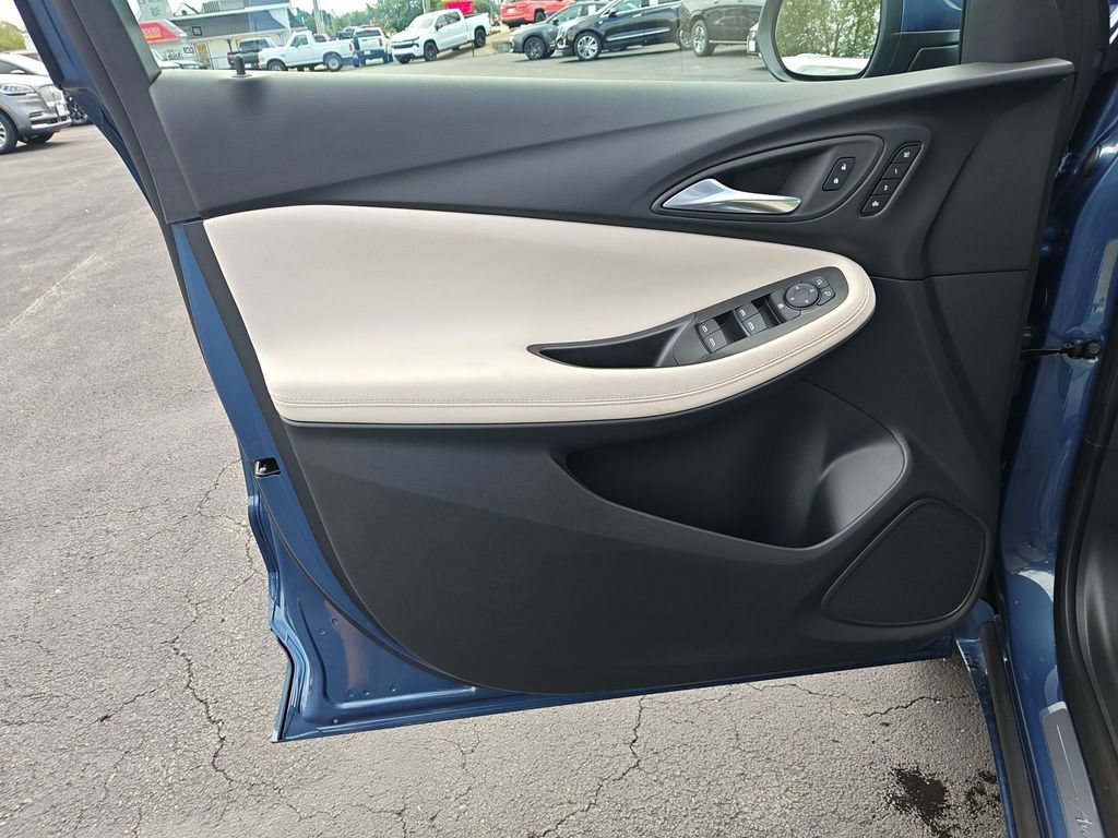 New 2026 Ocean Blue Metallic Buick Avenir image 12