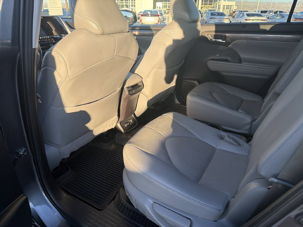 2021 Toyota Highlander Platinum - Photo 29