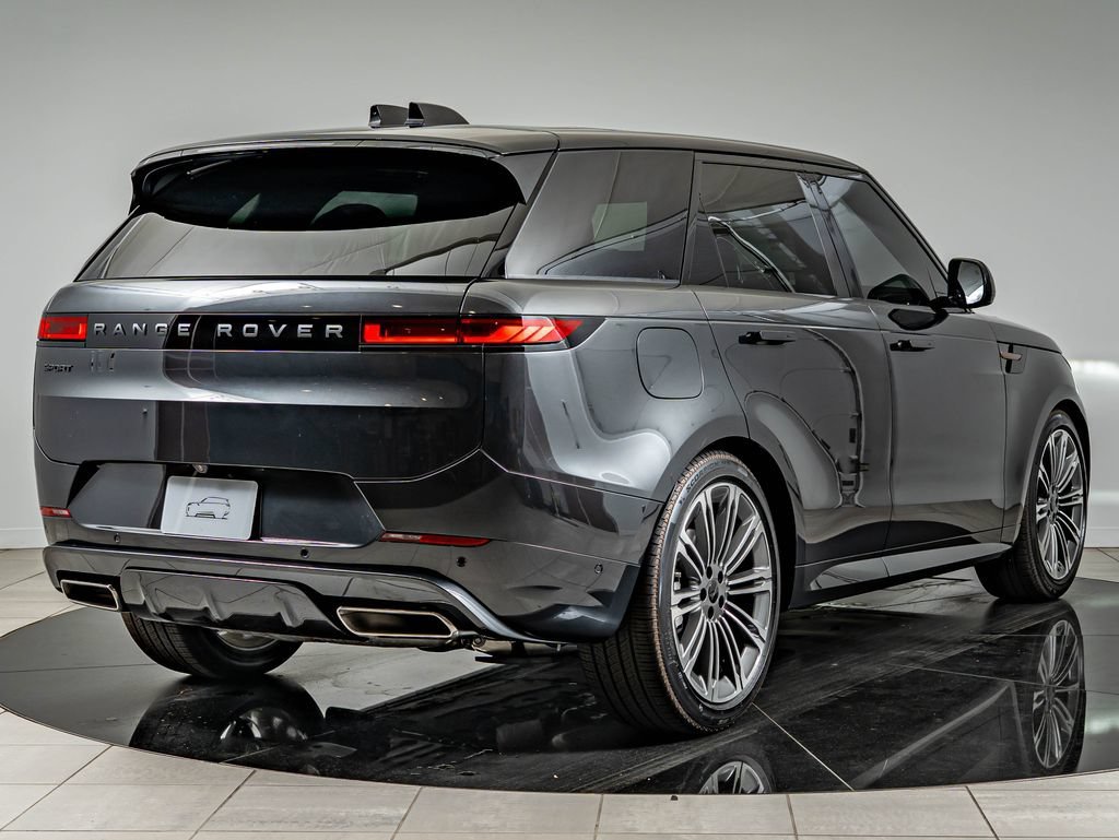New 2026 Carpathian Grey Land Rover Dynamic SE image 5