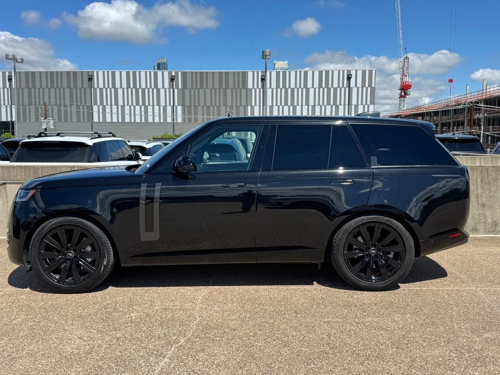 Certified Used 2023 Black Land Rover SE image 5