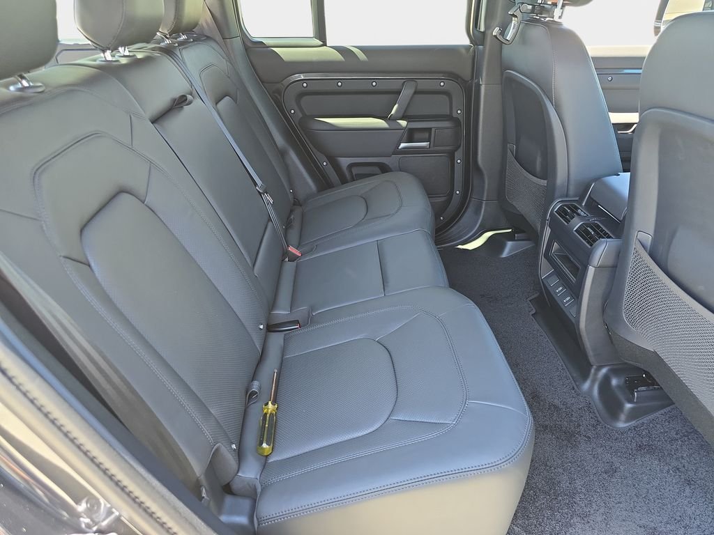 New 2026 Carpathian Grey Land Rover X-Dynamic SE image 11