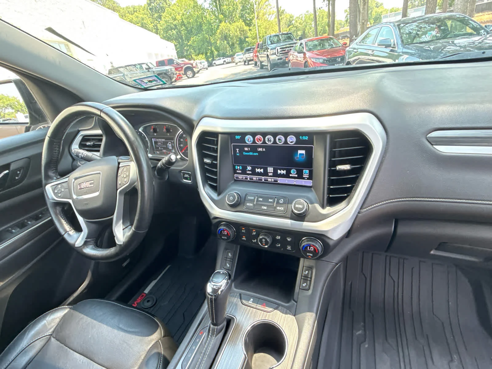 Used 2019 Ebony Twilight Metallic GMC SLT image 9