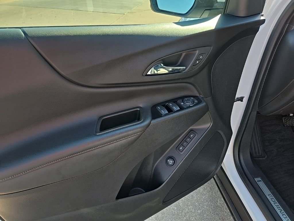 Used 2023 White Chevrolet Premier image 29