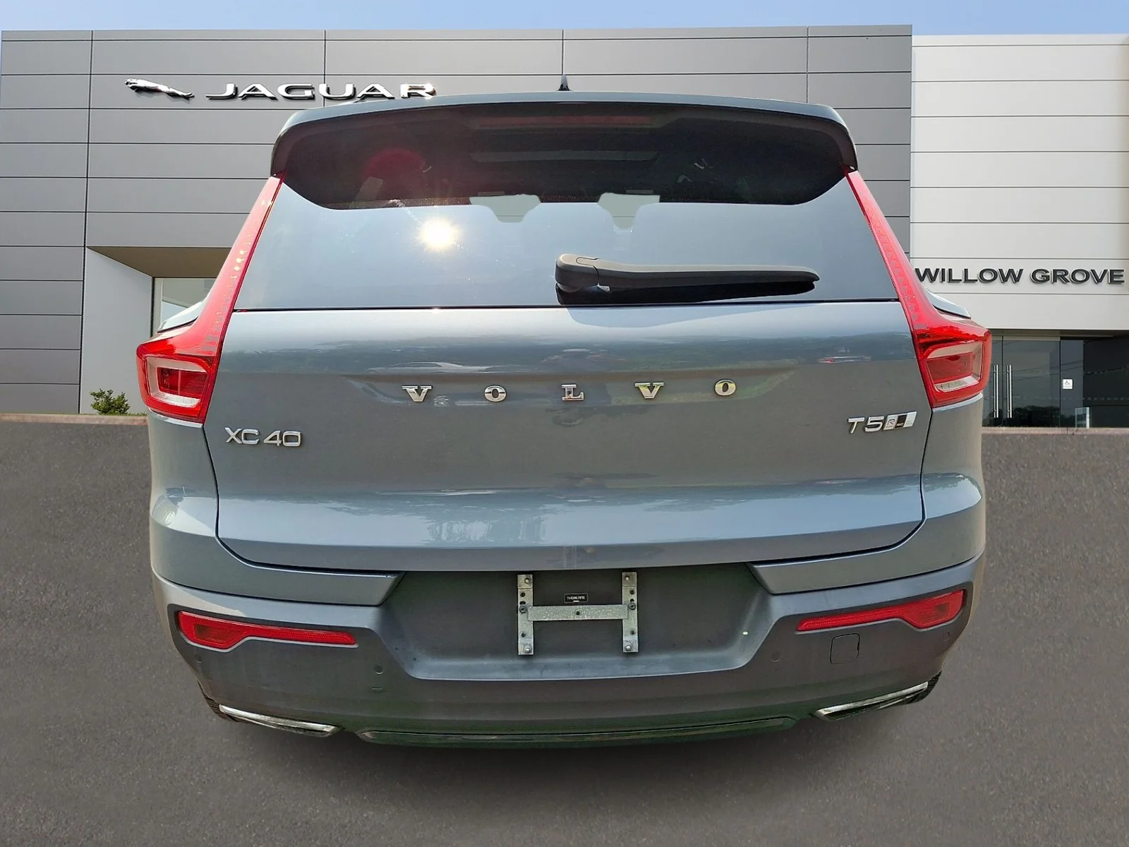 Used 2020 Bursting Blue Metallic - 720 Volvo T5 R-Design image 7