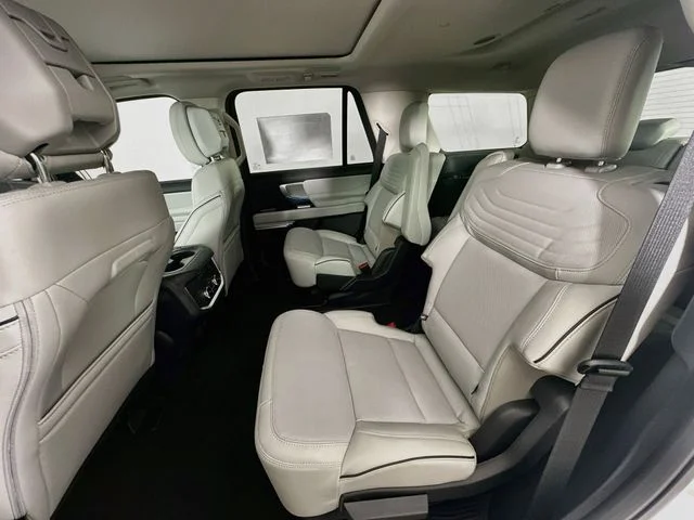 New 2027 Star White Metallic Tri-Coat Ford Platinum image 26