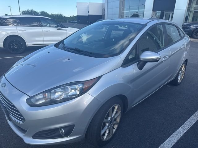 2015 Ford Fiesta SE Sedan's photo