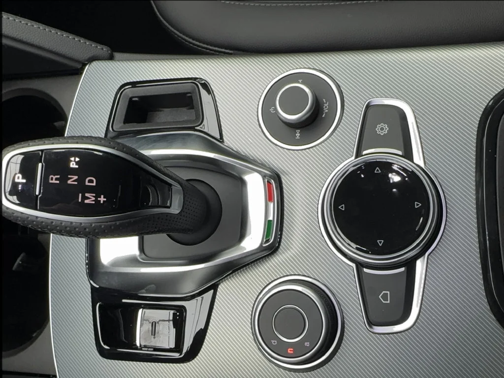 New 2026 Black Alfa Romeo Base image 47