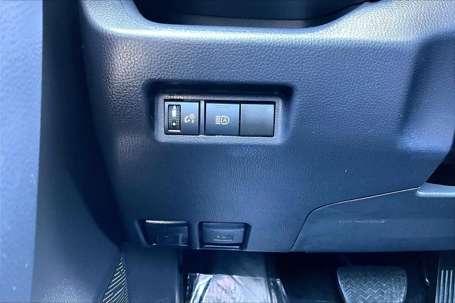 Used 2025 Magnetic Gray Metallic Toyota XLE image 36