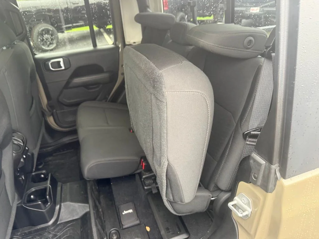 Used 2020 Green Jeep Overland image 41
