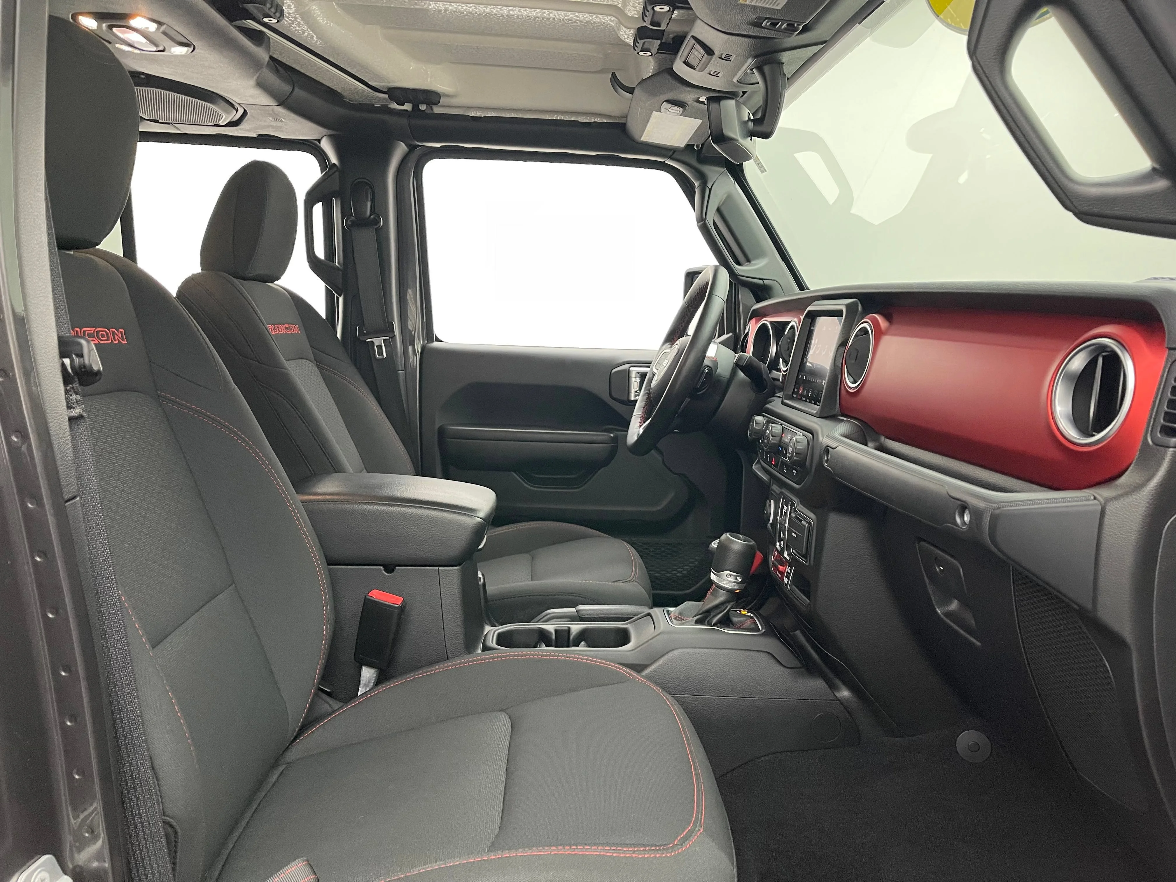 Used 2021  Jeep Rubicon image 31