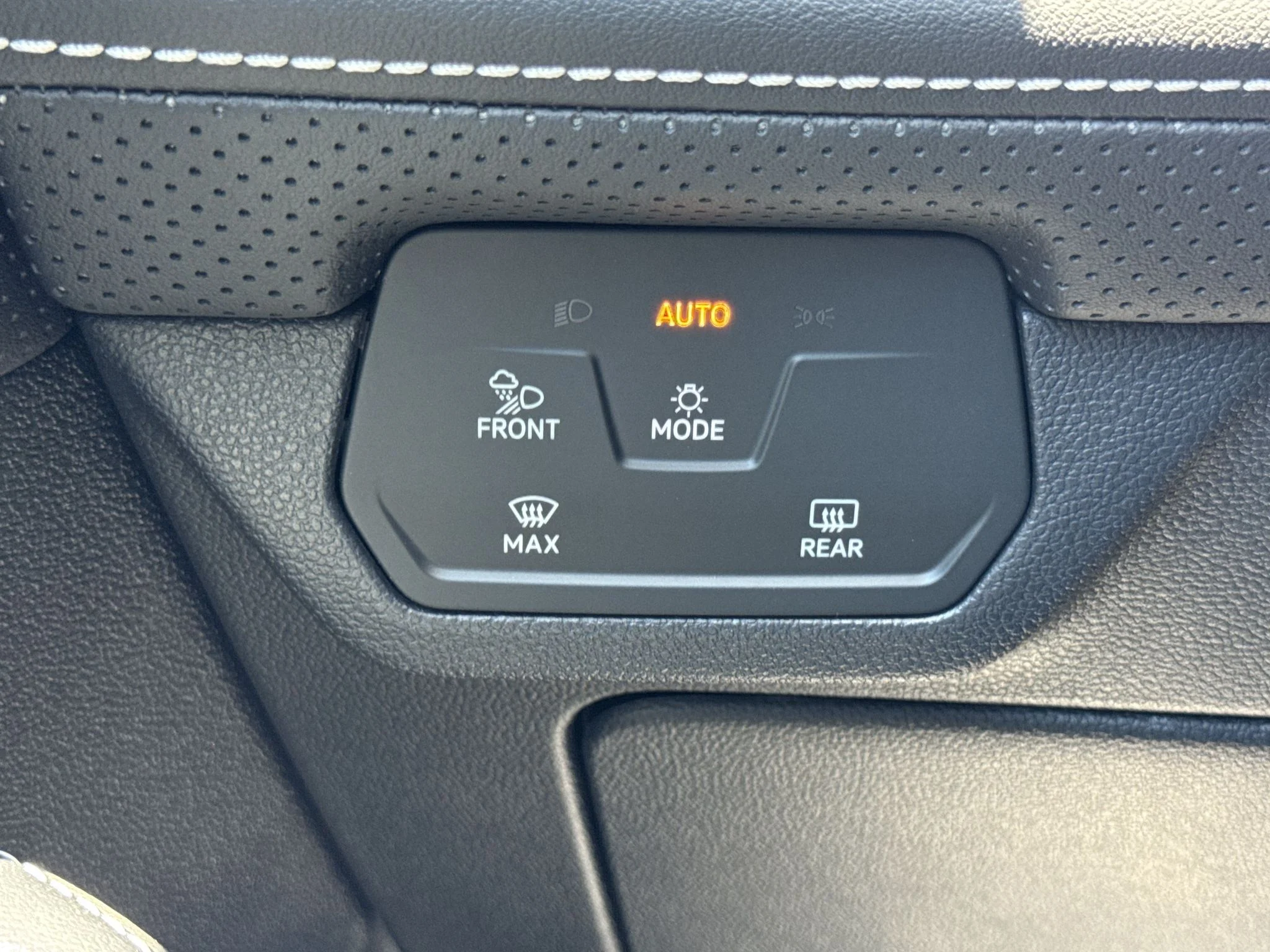 New 2026 Pure Gray Volkswagen 2.0T SE w/Technology image 23