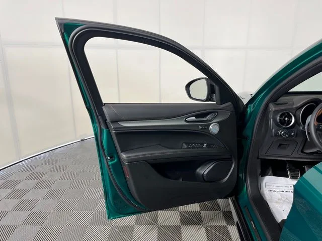 2025 Alfa Romeo Stelvio Intensa - Photo 15
