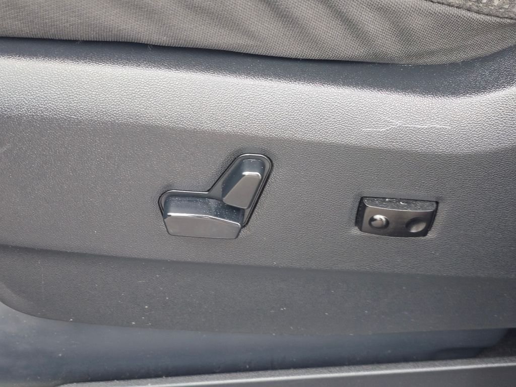 Used 2020 Silver Dodge SE Plus image 16
