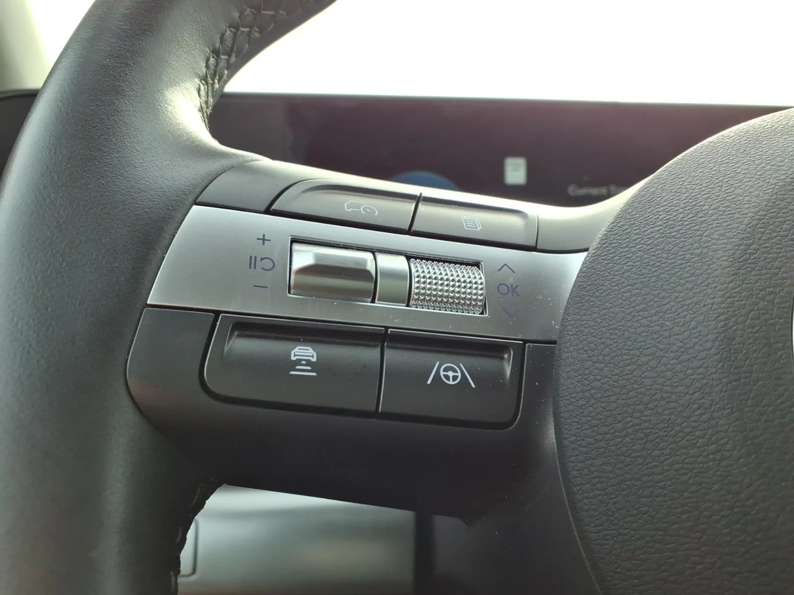 Used 2025 Soultronic Orange Pearl Hyundai SEL Convenience image 19