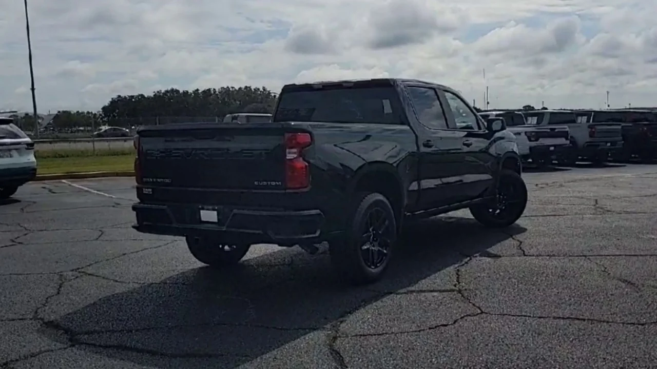 2026 Chevrolet Silverado 1500 Custom - Photo 8