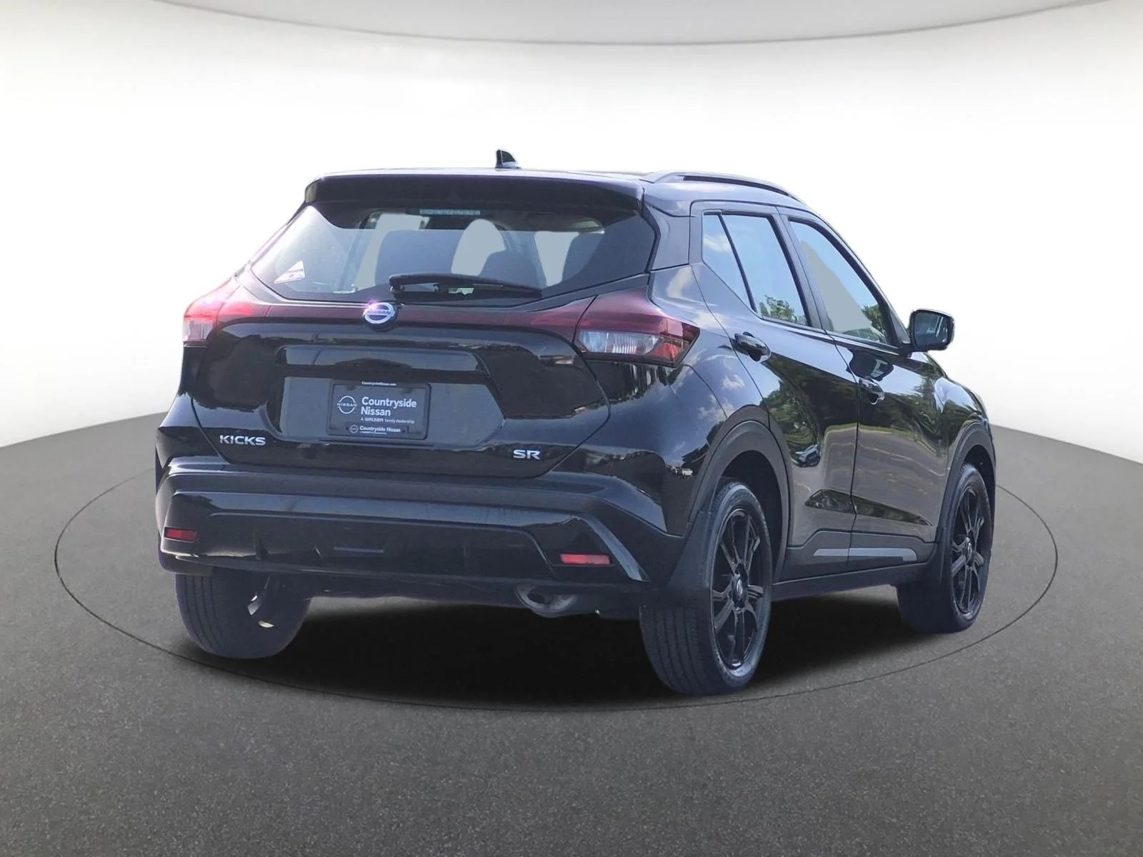 Used 2021 Super Black Nissan SR image 5
