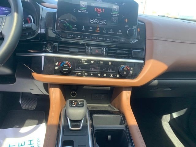 Used 2025 Black Nissan Platinum image 24