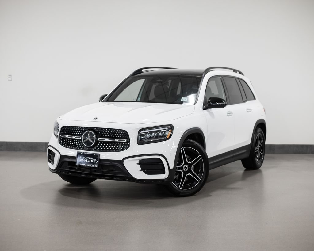 2026 Mercedes-Benz GLB GLB 250 4MATIC's photo