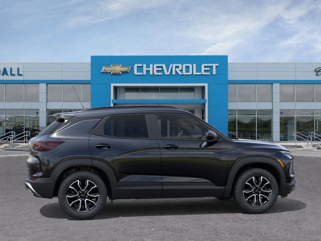 New 2026 Mosaic Black Metallic Chevrolet ACTIV image 5