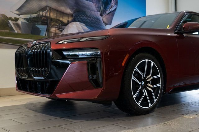 Certified Used 2026 Aventurin Red Metallic BMW 740i xDrive image 6