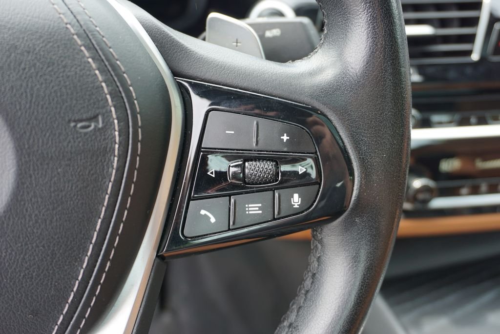 Used 2023 Black Sapphire Metallic BMW 530i xDrive image 28