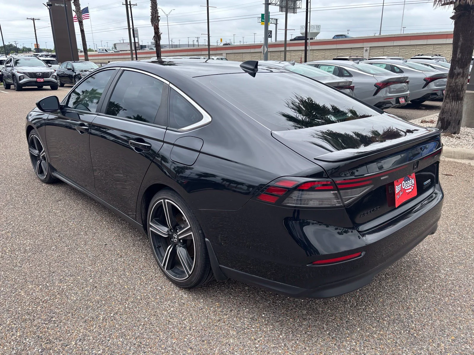 Used 2024  Honda Sport image 4