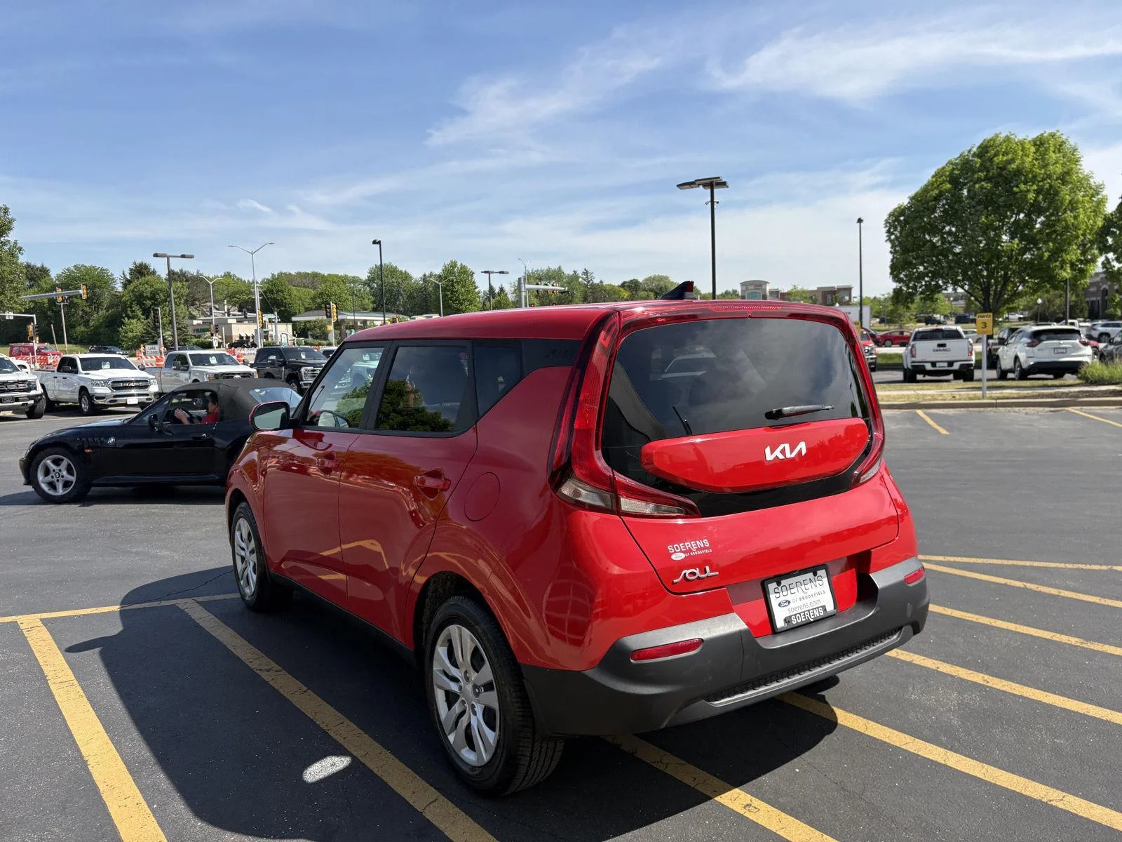 Used 2022 Inferno Red Kia LX image 4
