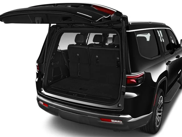 Used 2023 Diamond Black Crystal Pearlcoat Jeep Series II image 7