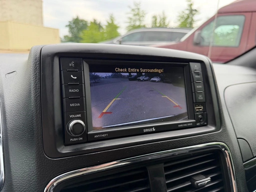 Used 2019 Gray Dodge SXT image 20