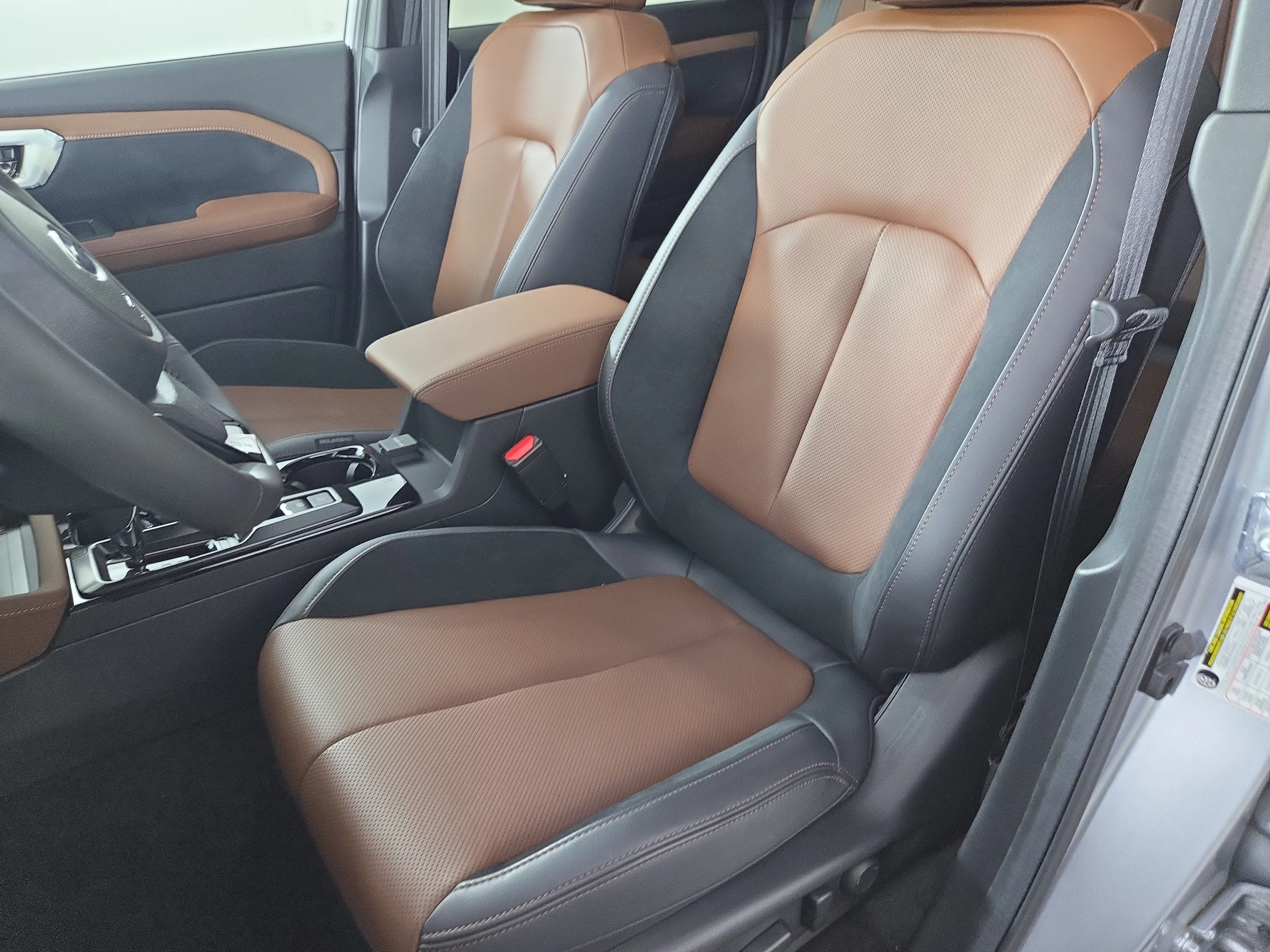 New 2026 ICE SILVER METALLIC Subaru Touring image 14