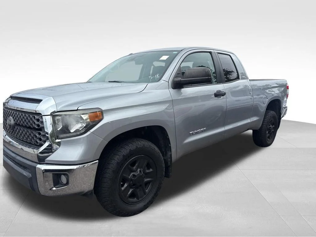 Used 2019 Silver Toyota SR5 image 13